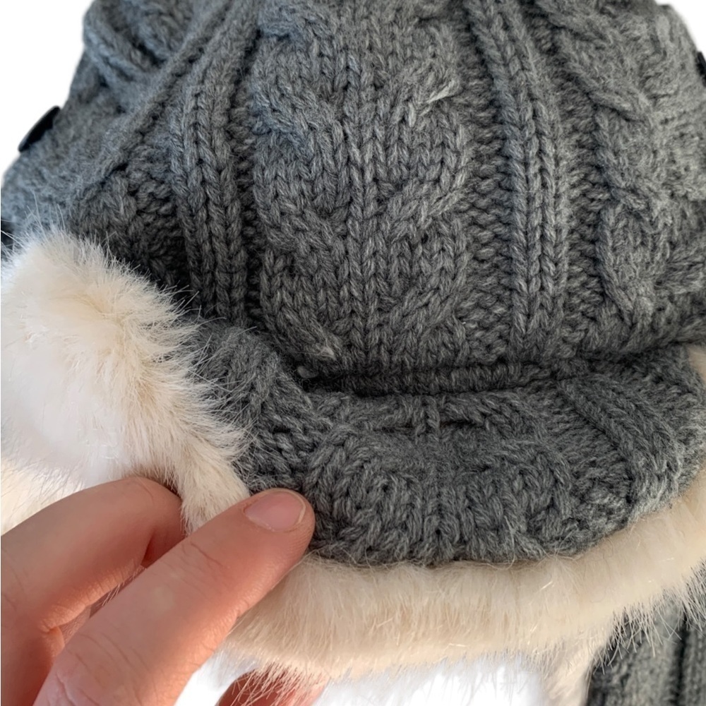 Barts Wool Cable Knit Faux Fur Trim Grey Bomber Hat Adjustable Pom Pom O/S - Picture 7 of 13